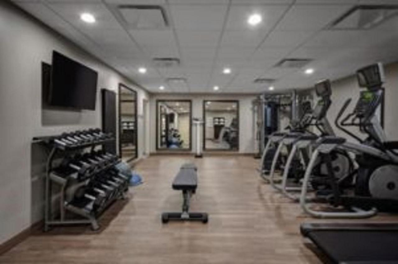 Staybridge Suites Dearborn By Ihg מראה חיצוני תמונה