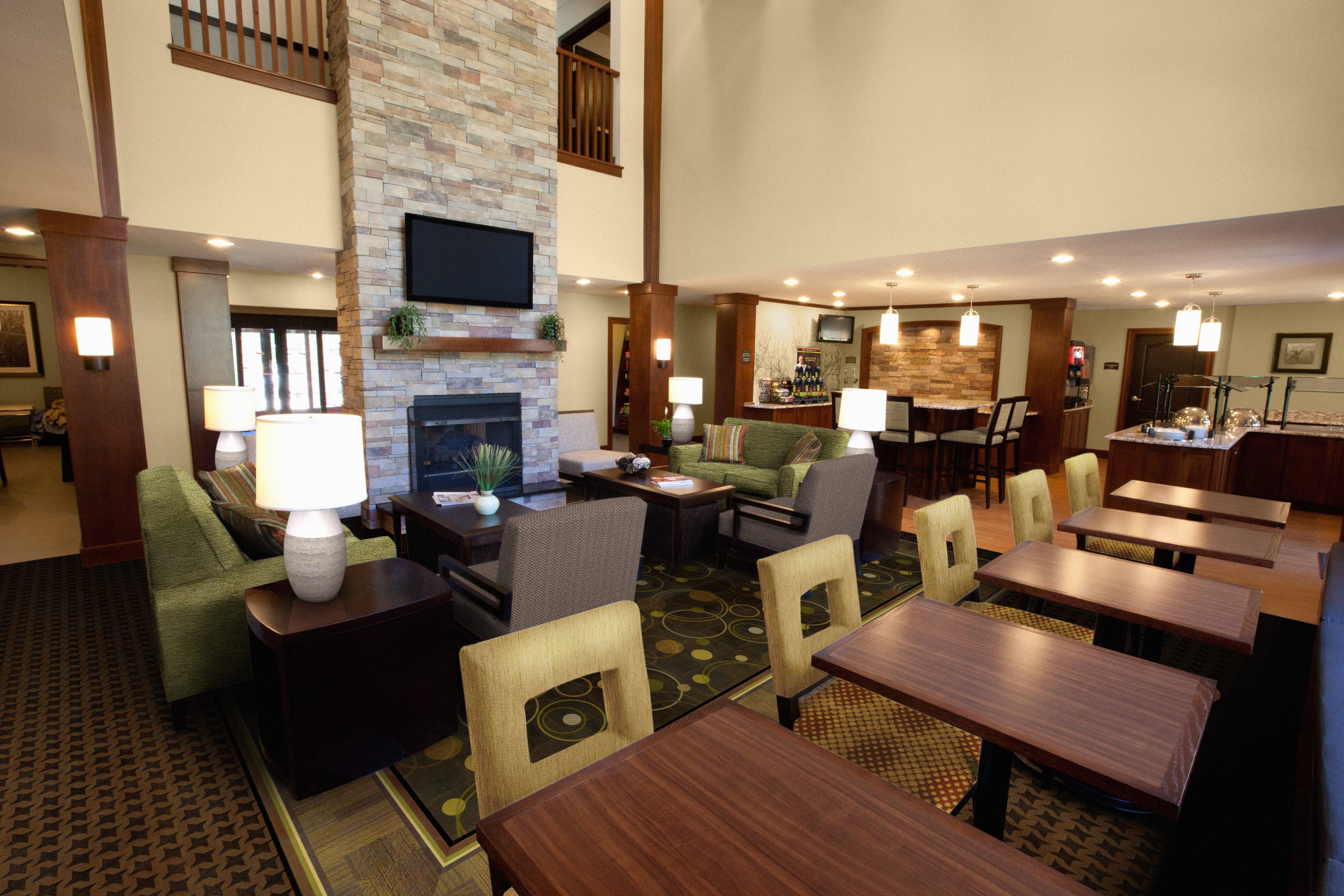 Staybridge Suites Dearborn By Ihg מראה חיצוני תמונה